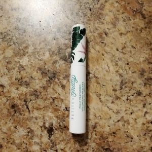 Pretty n petite mascara